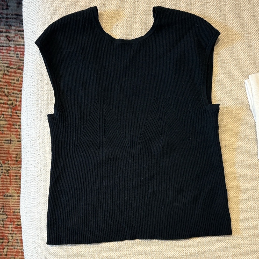 Black Sleeveless Women's Top